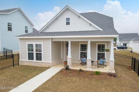 104 Everly Circle, Ocean Springs, Mississippi 39564, USA
