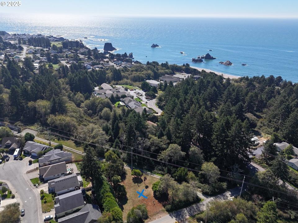 1300 HAMPTON RD, Brookings, ولاية أوريغون 97415, الولايات المتحدة