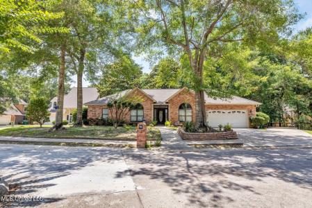 807 Woodglen Drive Drive, Ocean Springs, Mississippi 39564, USA