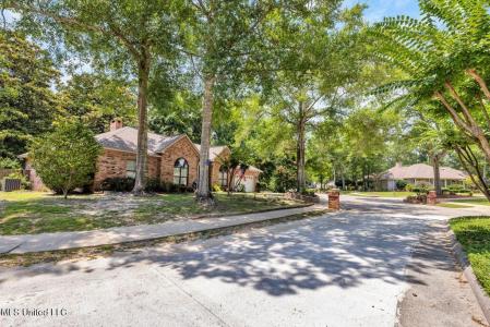 807 Woodglen Drive Drive, Ocean Springs, Mississippi 39564, USA