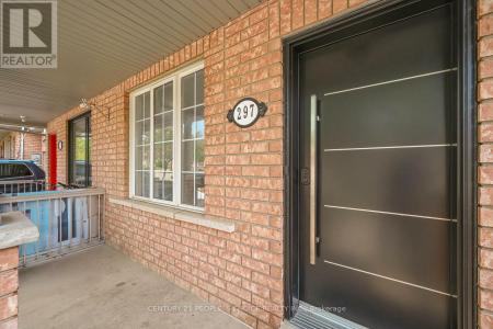 297 FLAGSTONE WAY, Newmarket (woodland Hill), Ontario L3X 2R8, Canada