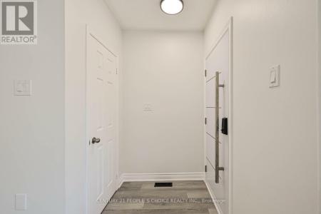 297 FLAGSTONE WAY, Newmarket (woodland Hill), Ontario L3X 2R8, Canada