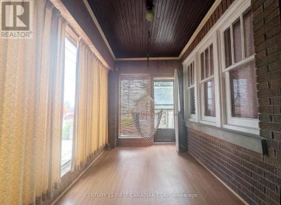 1169 OXFORD STREET EAST, London East (east G), Ontario N5Y 3L7, Canadá