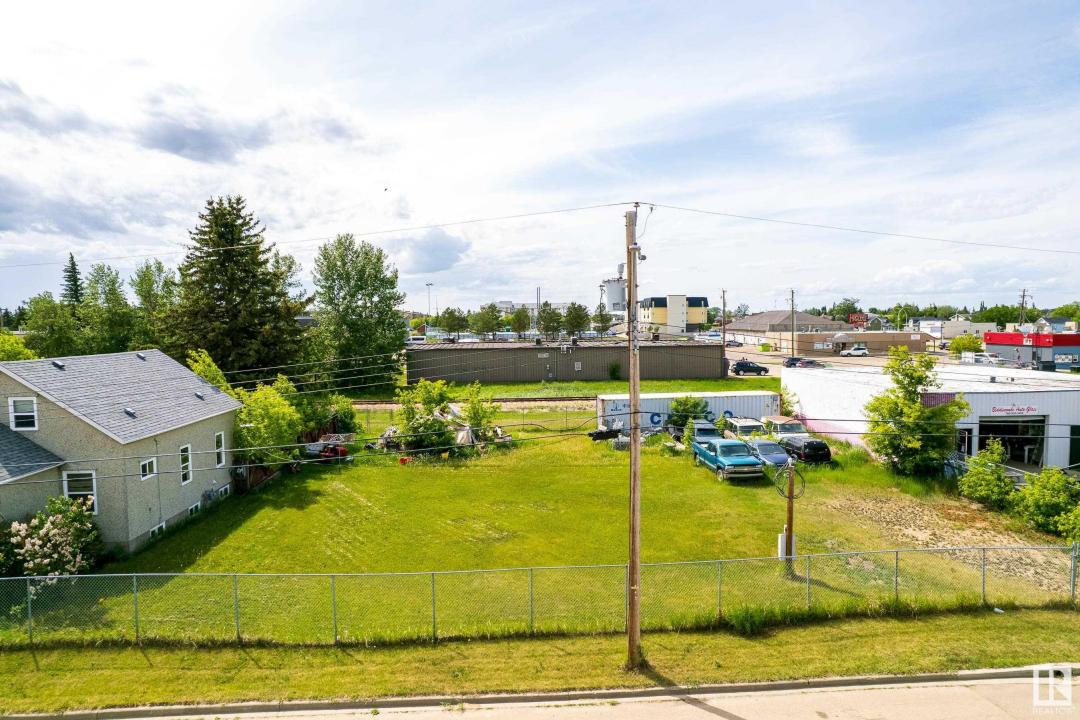 9916 103 STREET, Morinville, Alberta T8R 1E6, Canada