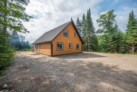 827  Ch. de la Chute, Mansfield-et-Pontefract, Québec J0X 1R0, Canada
