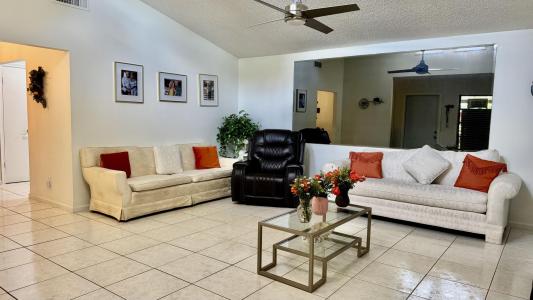 1053 Manor Drive 14-A,, Palm Springs, Florida 33461
