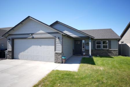 1028 W Sequoia Rd, Moses Lake, Washington 98837, USA