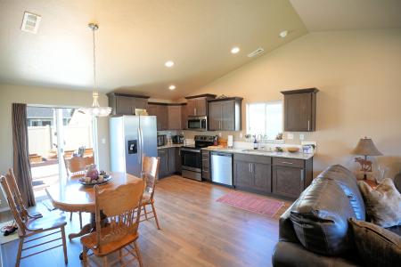 1028 W Sequoia Rd, Moses Lake, Waszyngton 98837, USA