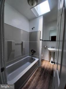 513 N Highland Ave, Baltimore, Maryland 21205, USA