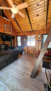 26079 Snow Avenue, Long Barn, California 95335, Estados Unidos