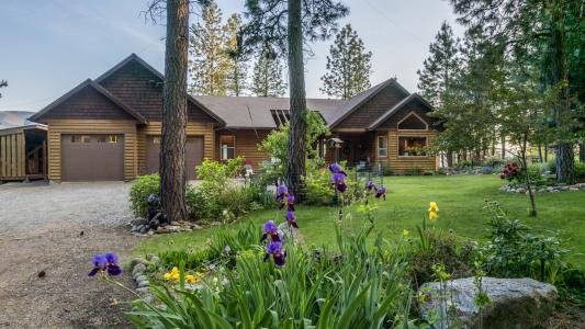 75 Windy Lane, Moyie Springs, Idaho 83845, USA