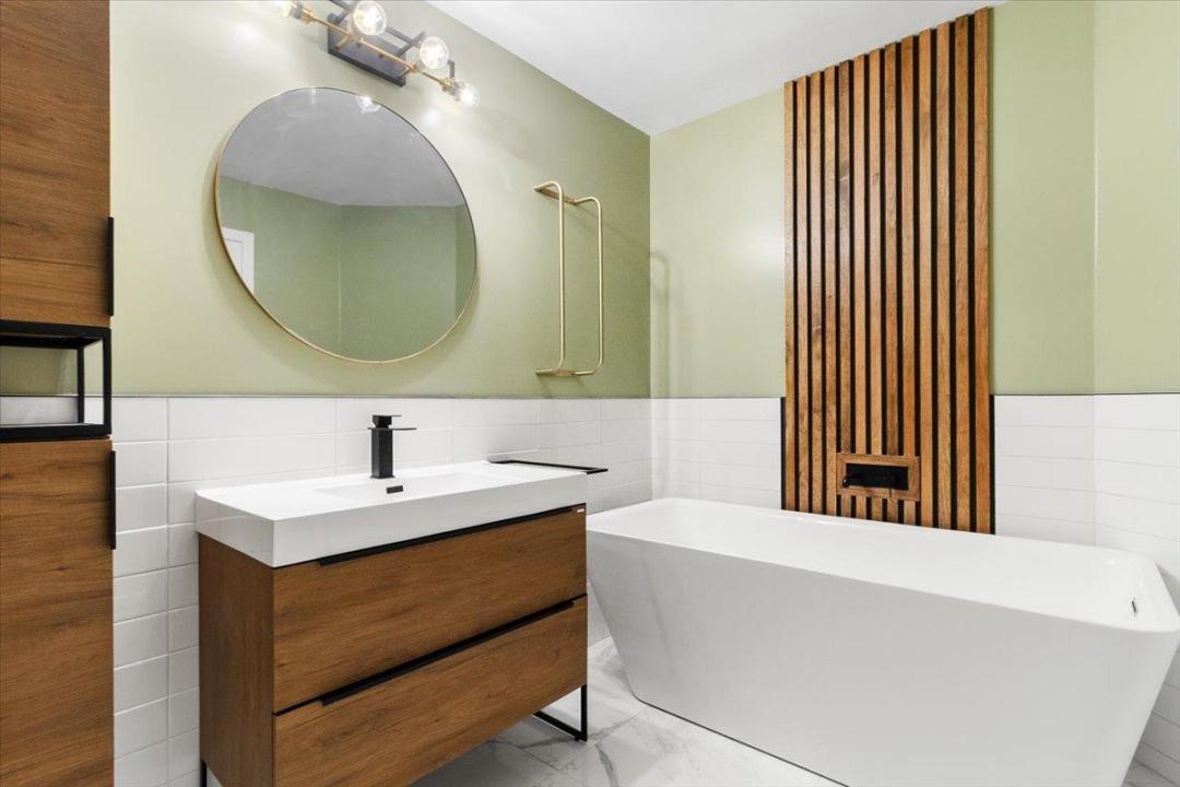 71 Av. Brown, Vaudreuil-Dorion, Quebec J7V 9S1, Kanada