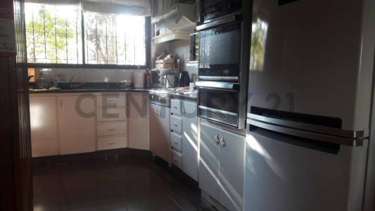 Schumann 1620, Hurlingham, GBA Oeste 00001, Argentina