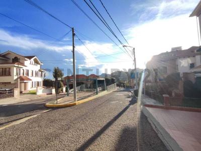 URBANIZACIÓN JARDINES DEL SUR, AVENIDA BOUGAMBILEA GLABRA 3, Achumani, La Paz 00001, 玻利维亚