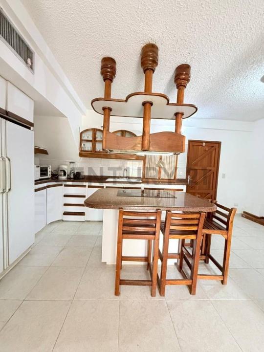 AVENIDA R-18 APARTAMENTO DUPLEX. CONJUNTO RESIDENCIAL PUEBLO VIEJO., Lechería, Anzoategui 6003, Venzuela