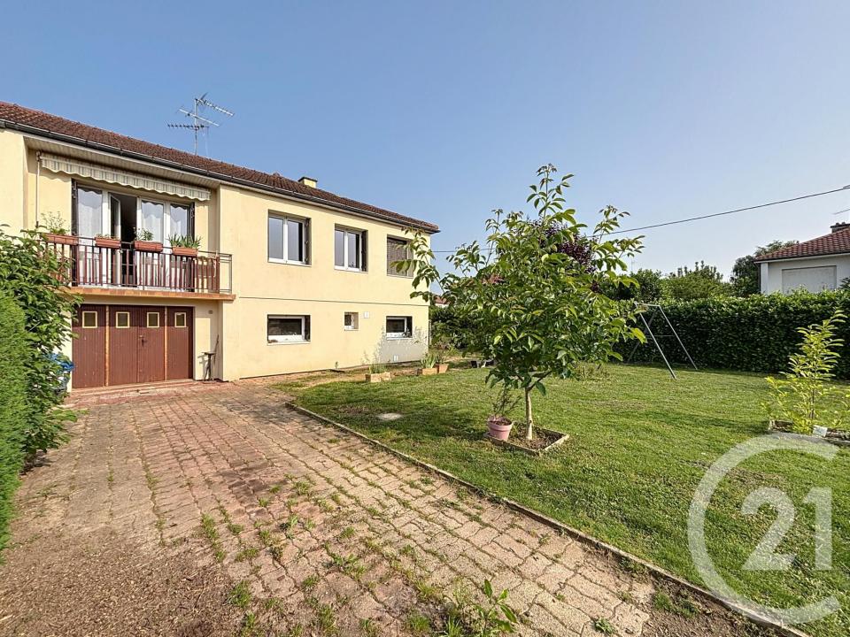 Chatenoy Le Royal, Bourgogne 71880, France