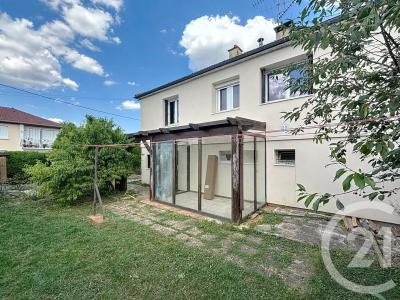 Chatenoy Le Royal, Bourgogne 71880, France