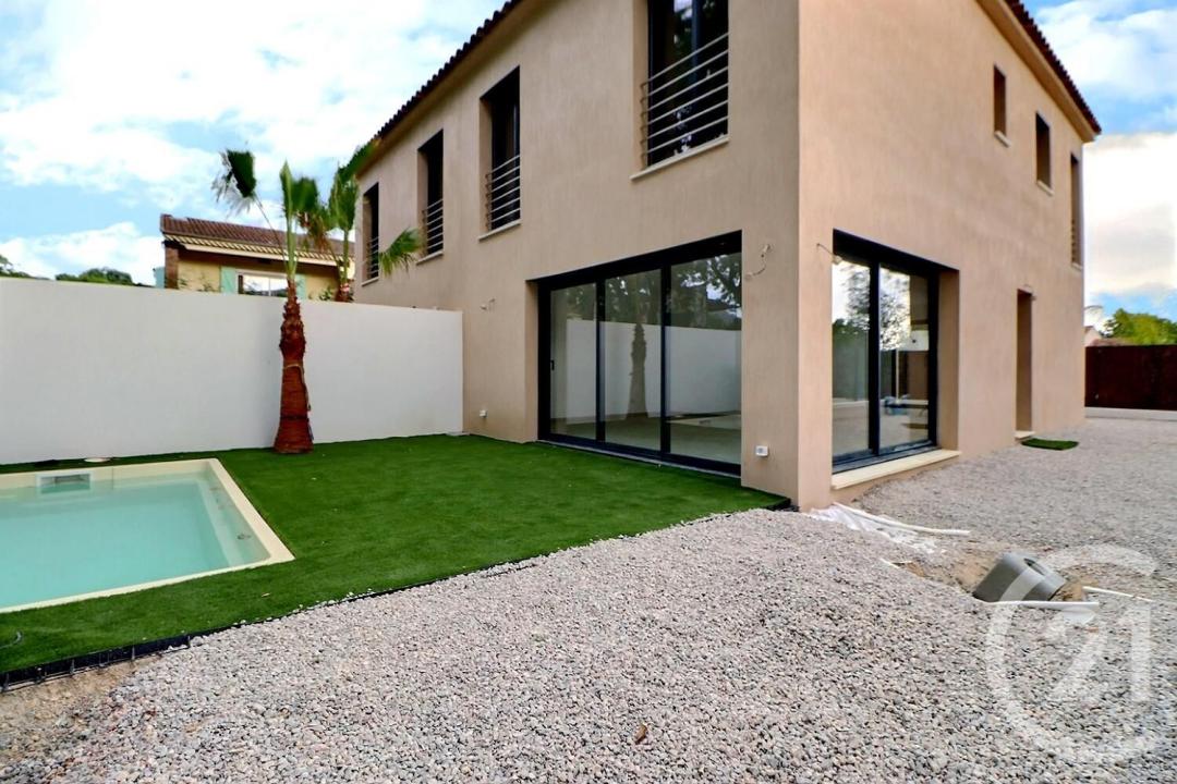 Roquebrune Sur Argens, Provence-Alpes-Côte D'Azur 83520, France