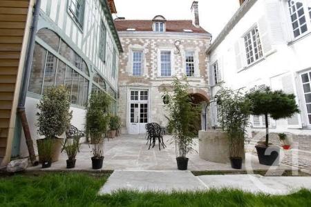 Troyes, Champagne-Ardenne 10000, アキタン