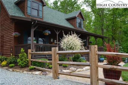 394 Hummingbird Lane, Elk Park, Caroline Du Nord 28622, États-Unis