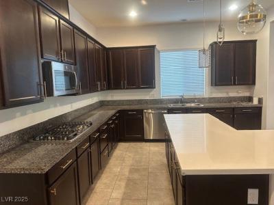 8150 Aster Meadow Way, Las Vegas, Nevada 89113, USA