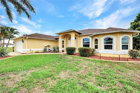 2223 NW 25th Terrace, Cape Coral, Flórida 33993, Estados Unidos