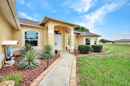 2223 NW 25th Terrace, Cape Coral, Flórida 33993, Estados Unidos