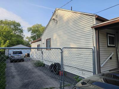 2744 Schemm, Saginaw, Michigan 48602, USA