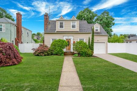 247 Lena Ave, Freeport, NY 11520, USA