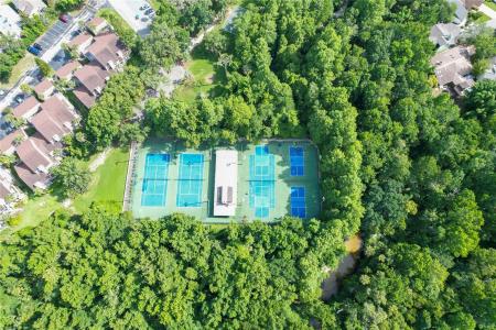 211 CROWN OAKS WAY , Longwood, Florida 32779