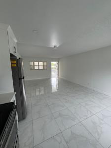 4933 Hollywood Blvd # 105, Hollywood, 佛罗里达州 33021, 美国
