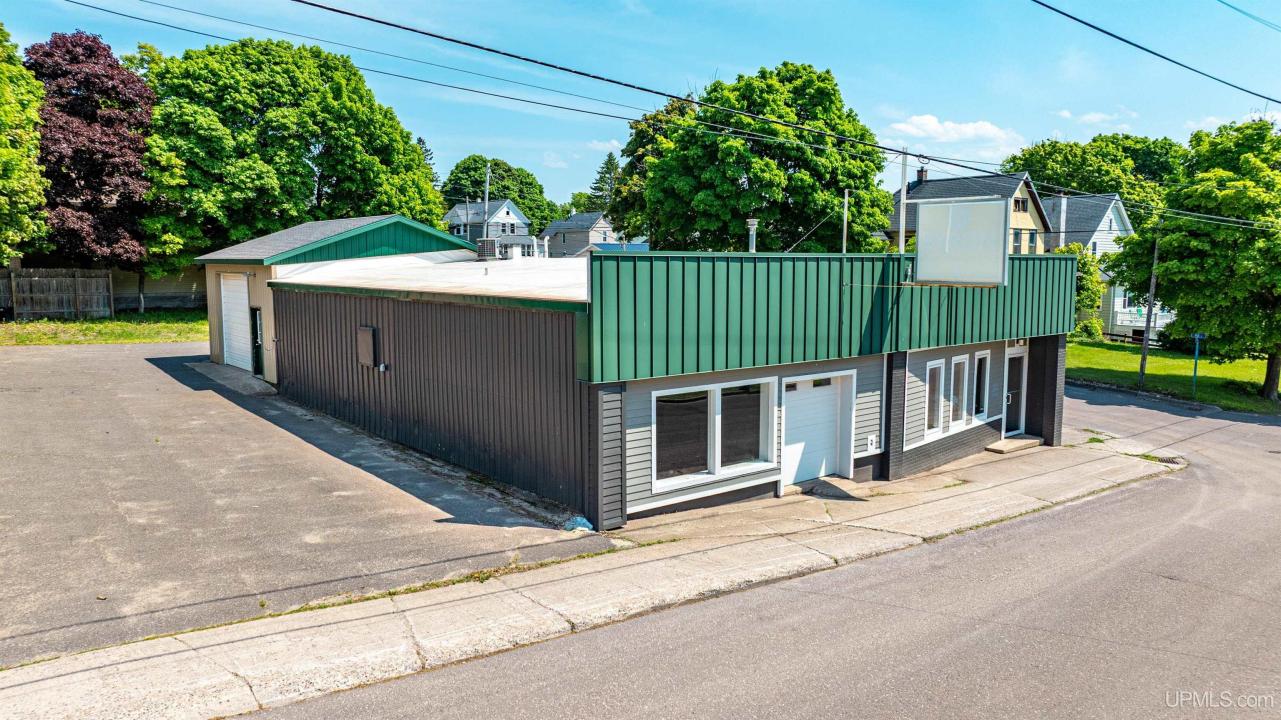 1001 Ethel, Hancock, Michigan 49930