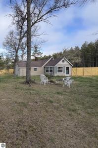 2948 E Michigan Highway, Roscommon, Michigan 48653, Amerika Birleşik Devletleri