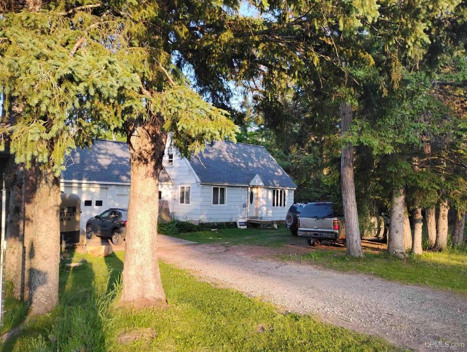31394 N Tapiola Rd, Pelkie, Michigan 49958, Stati Uniti