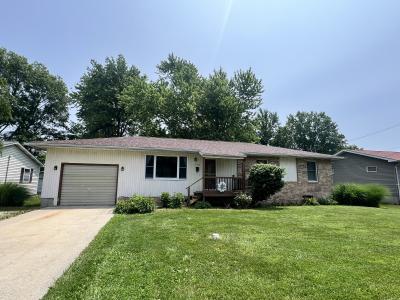 1600 N Harrison, Litchfield, Illinois 62056, USA