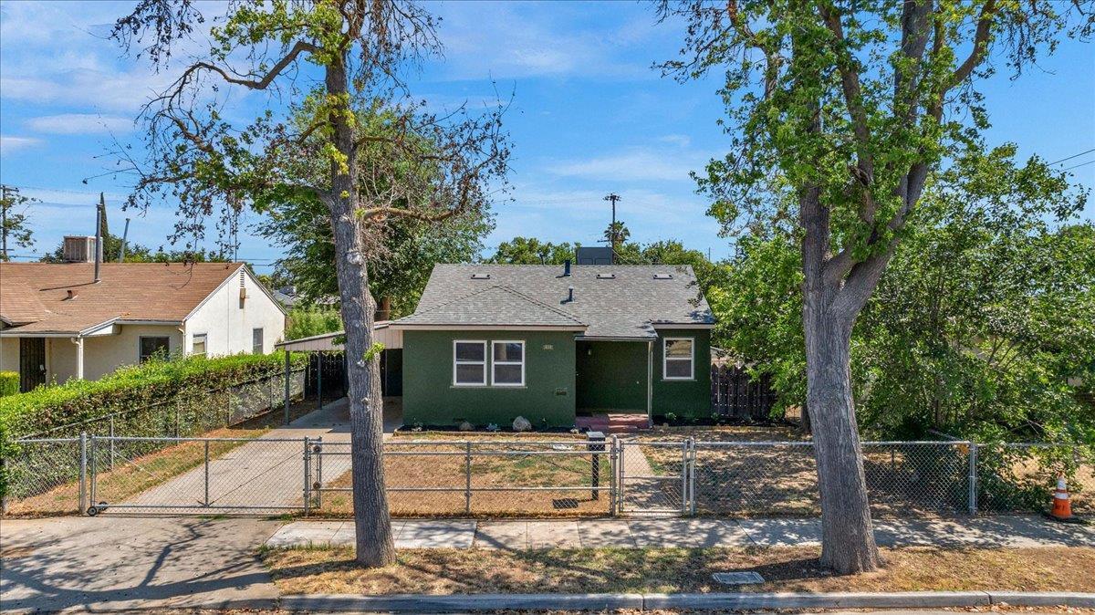 435 W Valencia Avenue, Fresno, California 93706, Estados Unidos