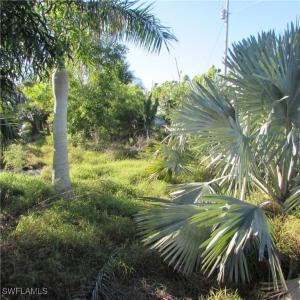 10011 Stringfellow Road, St James City, Florida 33956