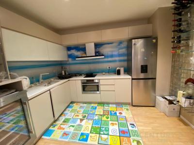 Shkëmbi I Kavajës, Durrës, Albania