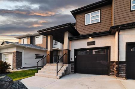 13 WUERCH CRESCENT, West St Paul, Manitoba R4A 0E3, Canada