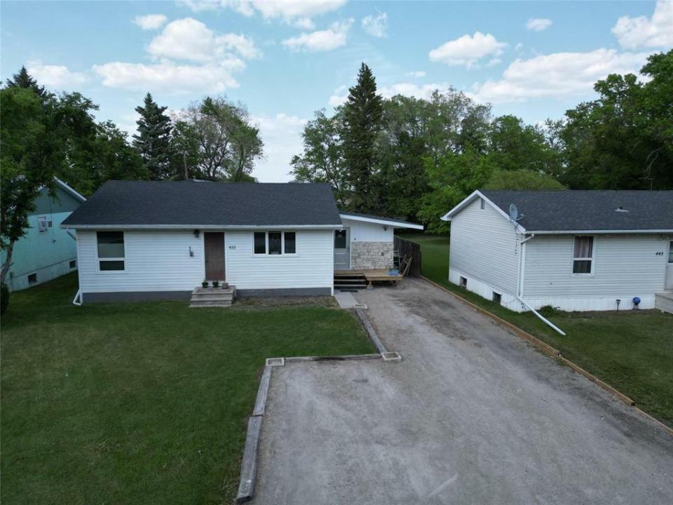 455 BOND STREET, Cartwright, Manitoba R0K 0L0, Canada
