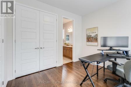 122 DEGRAAF CRESCENT, Aurora, Ontario L4G 0X2, Canada