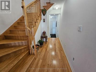 54 PETER HOGG COURT, Whitby, Ontario L1P 0N2, Canadá