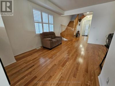 54 PETER HOGG COURT, Whitby, Ontario L1P 0N2, Canadá