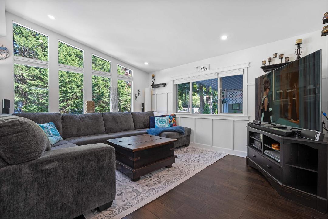 1840 160 STREET, Surrey, Colúmbia Britânica V4A 4X4, CANADÁ