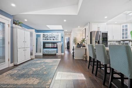 1840 160 STREET, Surrey, British Columbia V4A 4X4, Canada