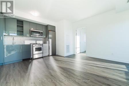 251 MANITOBA STREET, Toronto (mimico), Ontario M8Y 0C7, Canada