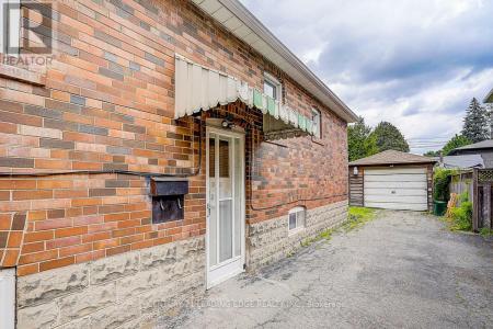 1173 ISLINGTON AVENUE EAST, Toronto (stonegate-queensway), Ontario M8Z 4S8, Canada