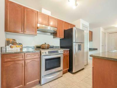 9939 109  NW, Edmonton, Alberta T5K 1H6, Canada