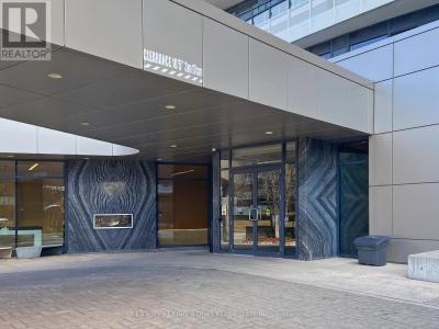 99 THE DONWAY WEST, Toronto (banbury-don Mills), Ontario M3C 0N8, Canadá