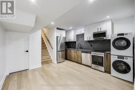 18 SPRINGHURST AVENUE, Toronto (south Parkdale), 安大略省 M6K 1A9, 加拿大
